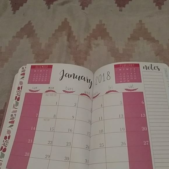 NWOT 2018 planner - Picture 2 of 3